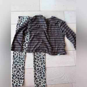 Girl Bundle: animal print leggings art Class + long sleeve top from Gap size 4T